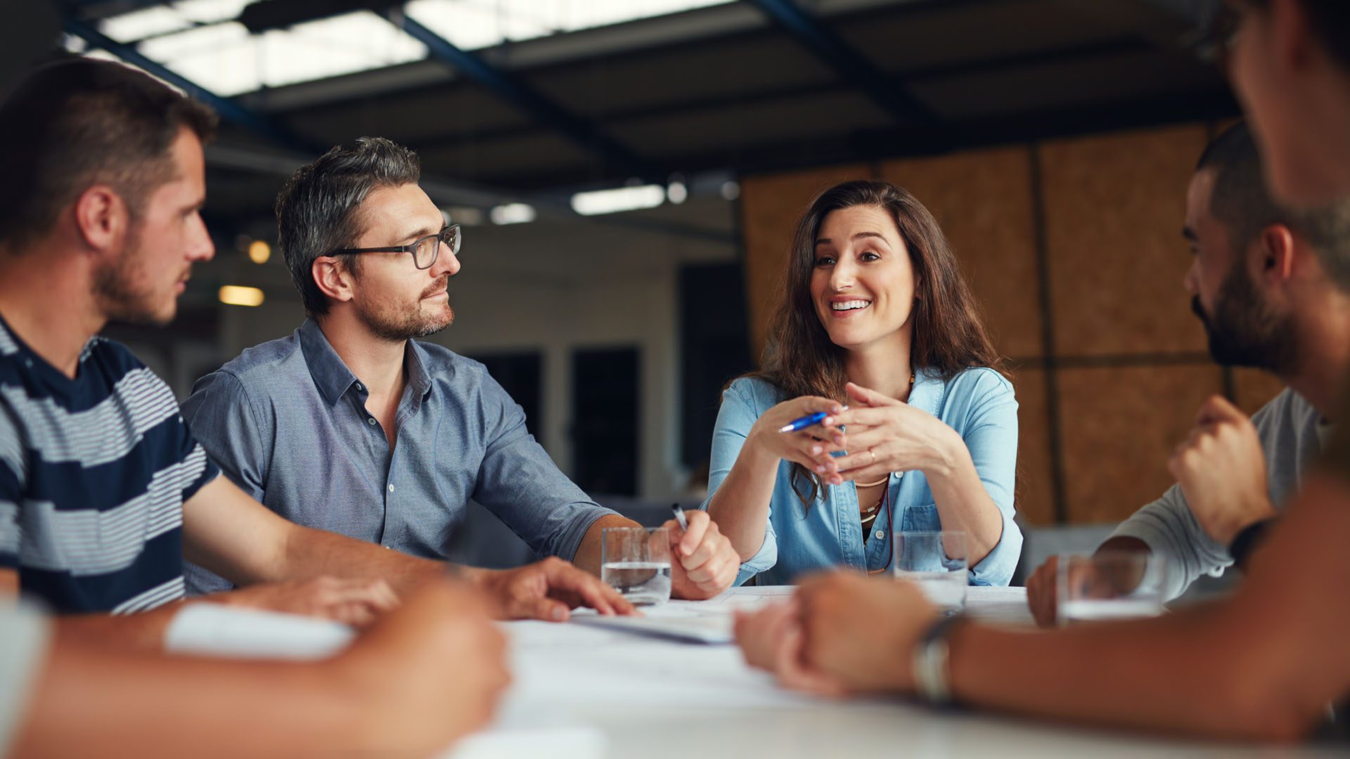 meeting-discussion-bg personal-family-insurance-bg